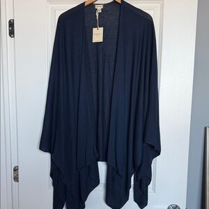 DONNI. Elegant Navy Poncho